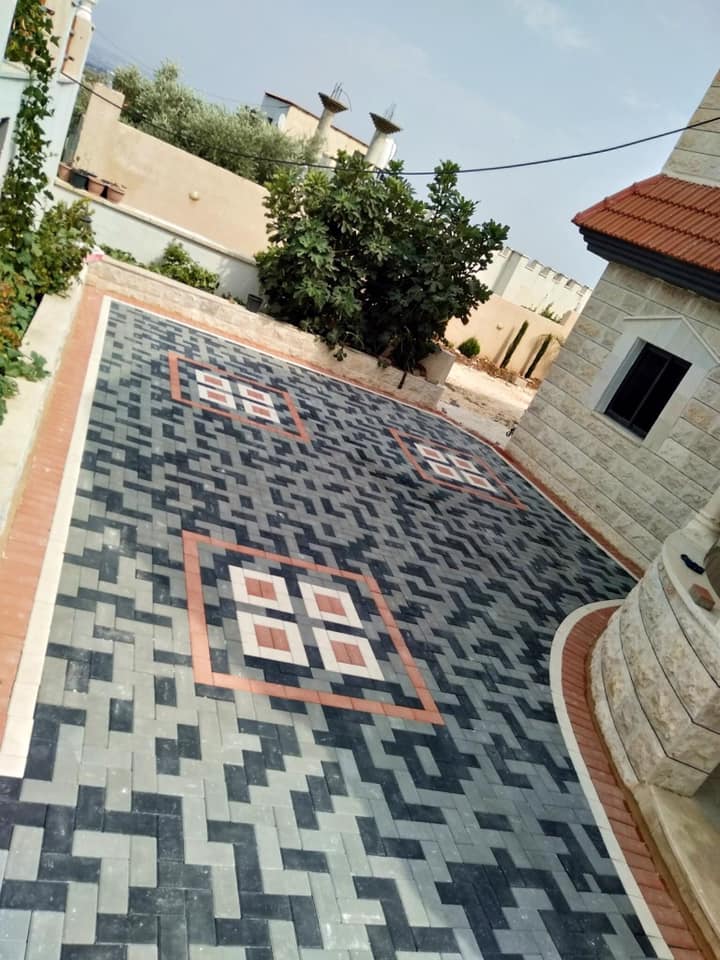 Interlocking geometric paving pattern detail